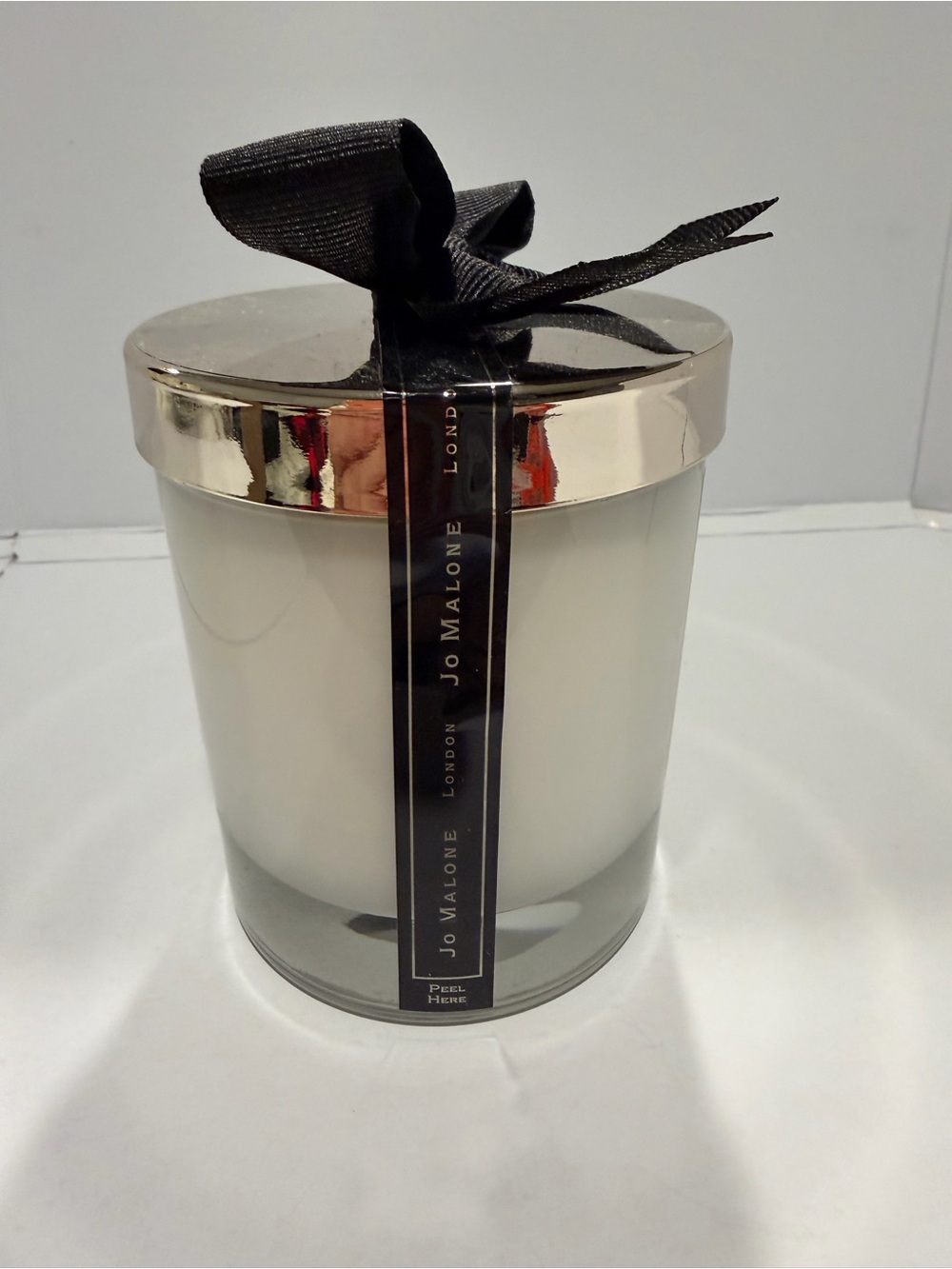 Jo Malone London English Pear & Freesia Scented Candle Full Sz 2.5"/200g - Picture 4 of 7